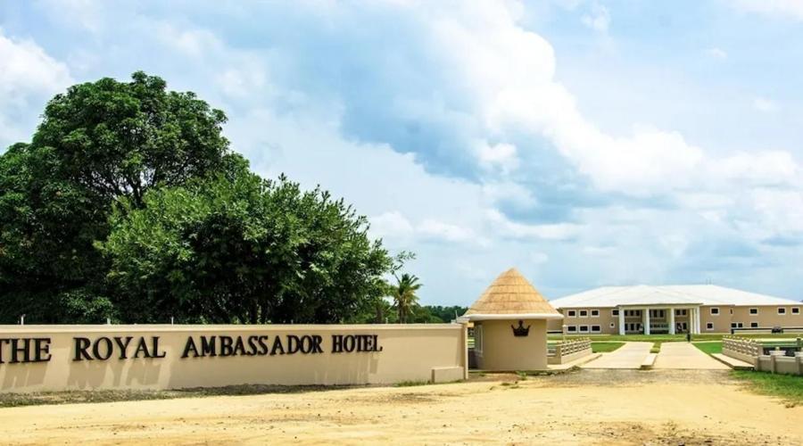 Royal Ambassador Hotel Harbel Buitenkant foto